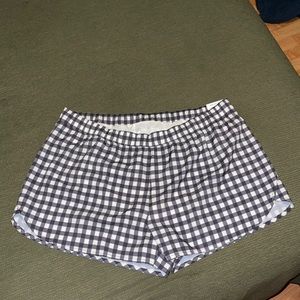 Old Navy gingham active shorts NWT